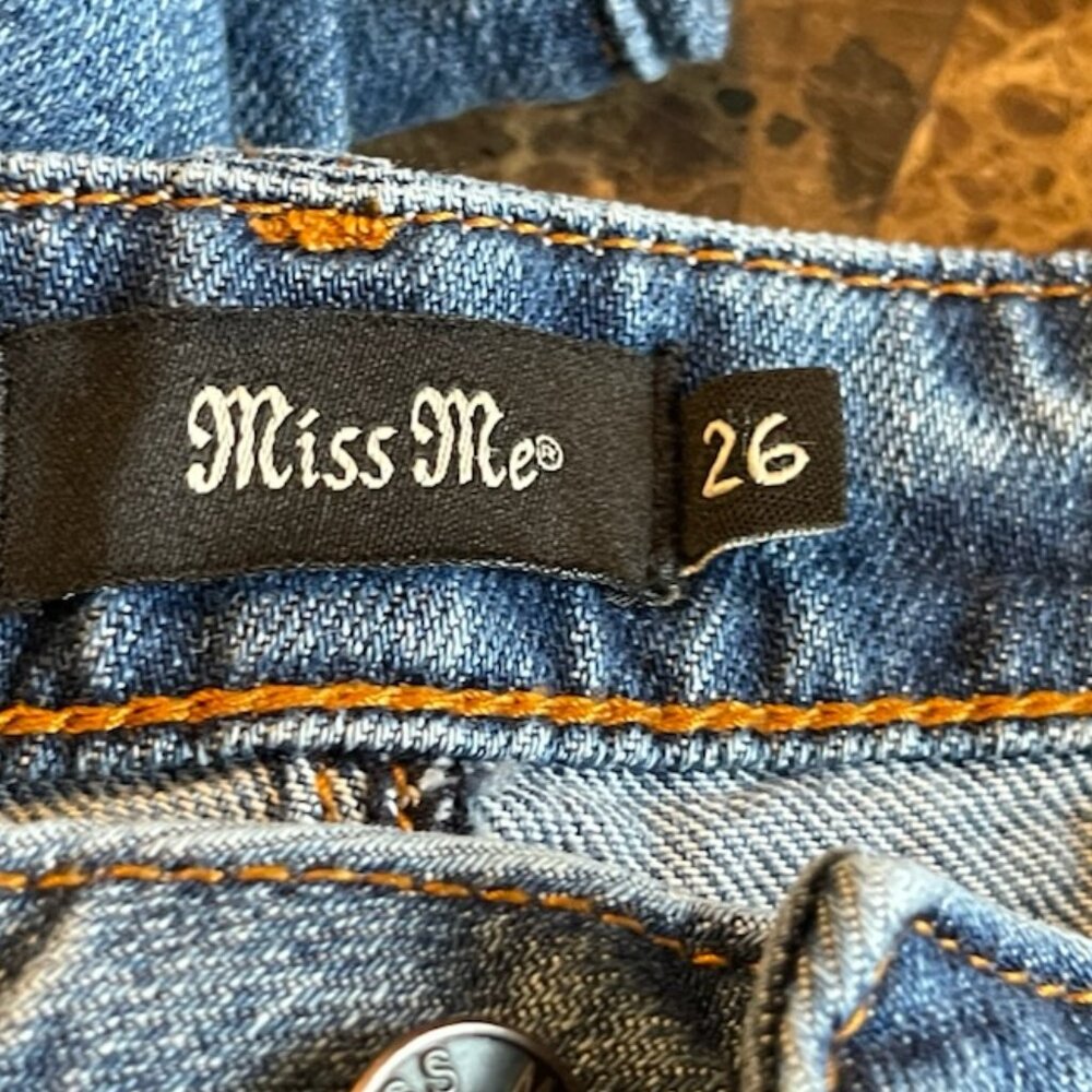 MISS ME‎ Women’s Y2K Medium Wash Casual Distressed Crop Jeans Size 26 Boyfriend - Picture 9 of 11